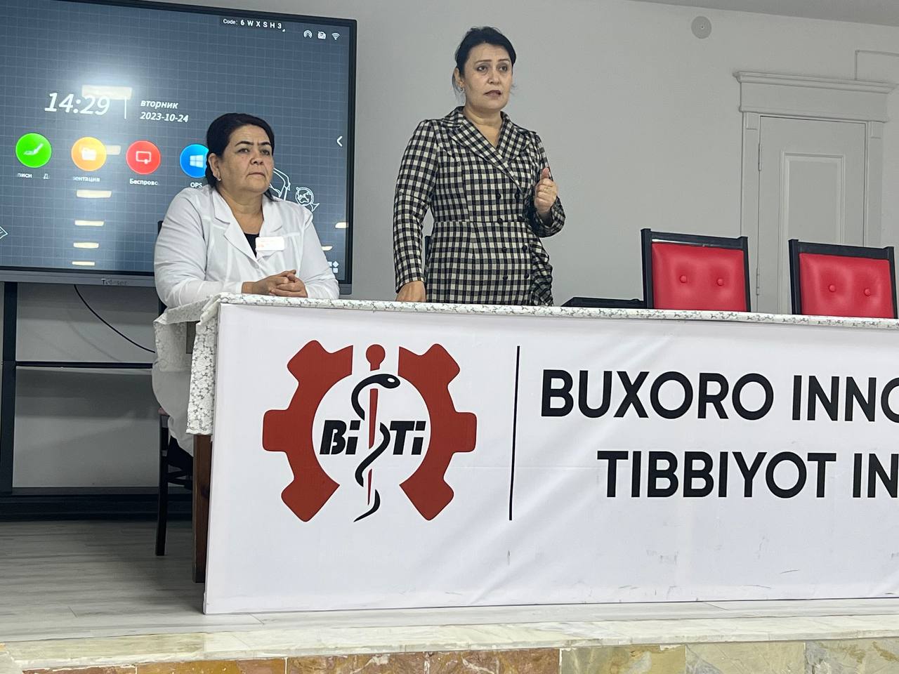 “Yashash baxti”, Hayot bebaho ne’mat”, “Tiriklik oliy ne’mat” davra suhbati o'tkazildi. shiori ostida 