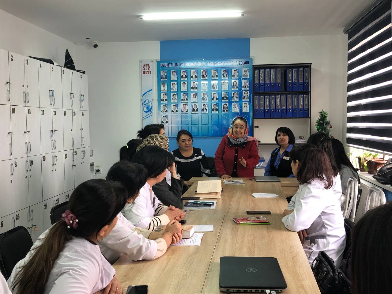 Buxoro innovatsion tibbiyot instituti professor-o'qituvchilari  bilan   "PhD sari qadam " mavzusida seminar.
