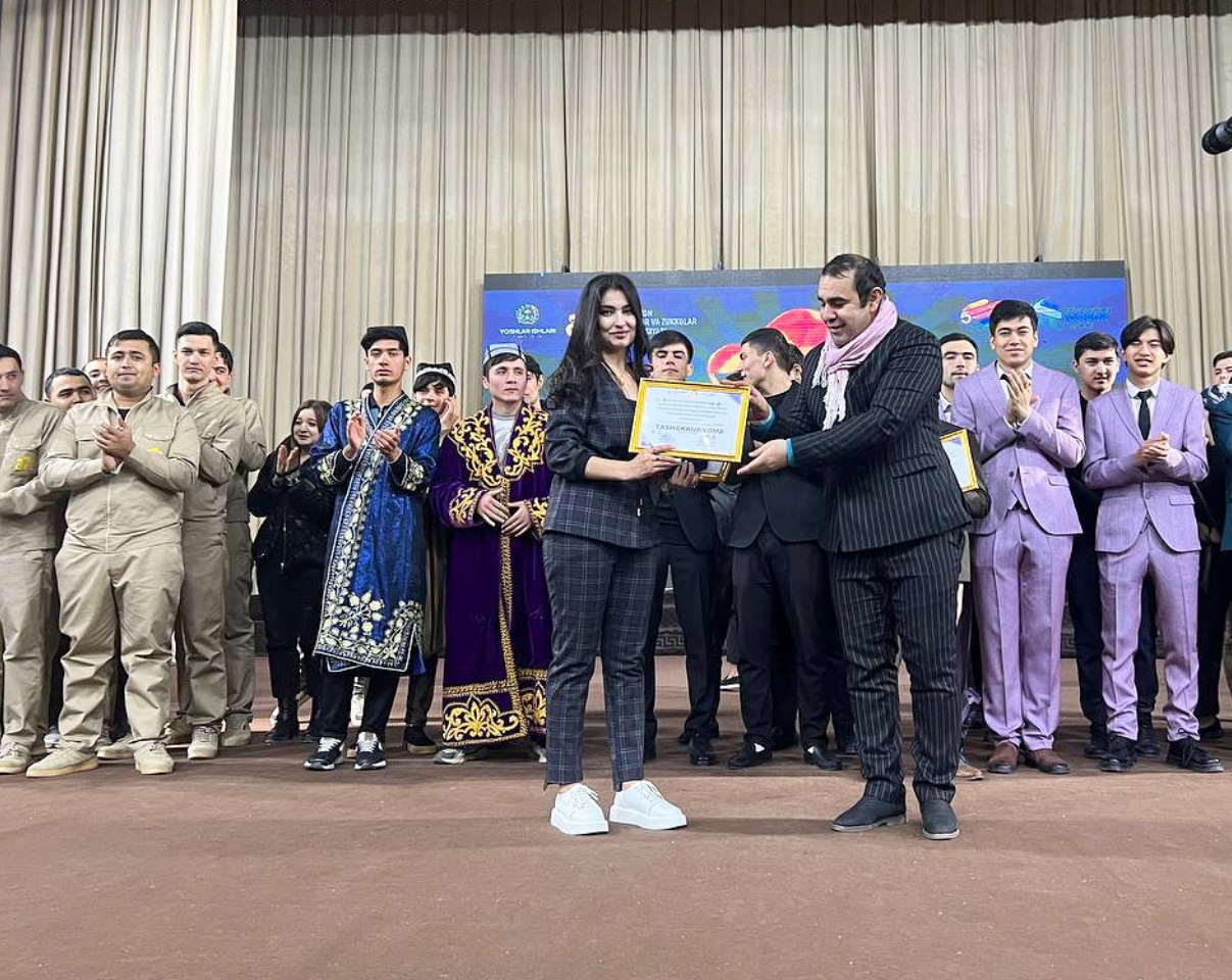 Buxoro shahar Yoshlar markazida o'tkazilgan "QVZ Voha ligasi"da Buxoro innovatsion ta'lim va tibbiyot universitetining "DIMEDROL" jamoasi ham ishtirok etdi